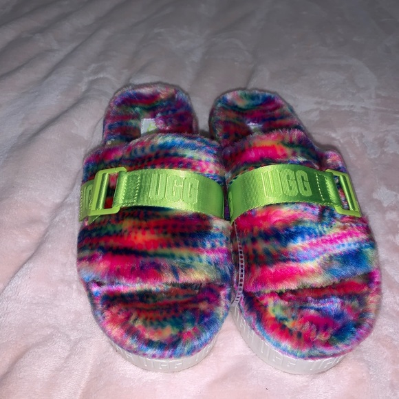 Ugg fluffita pixelate green real fur slides size 7 - Picture 12 of 16